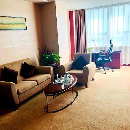 Ramada Zibo Hotel Экстерьер фото