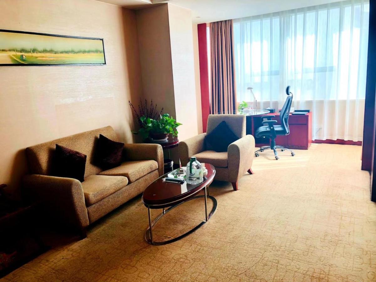 Ramada Zibo Hotel Экстерьер фото