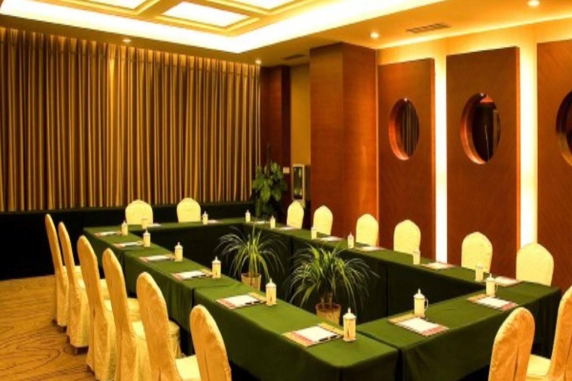 Ramada Zibo Hotel Экстерьер фото