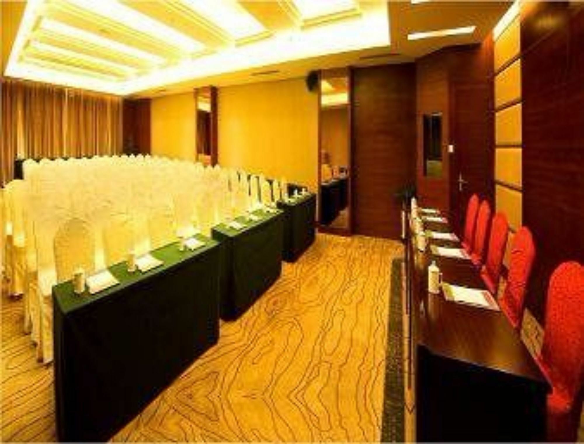 Ramada Zibo Hotel Удобства фото